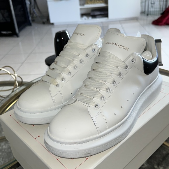 Alexander McQueen Men’s Sneakers - Picture 4 of 8